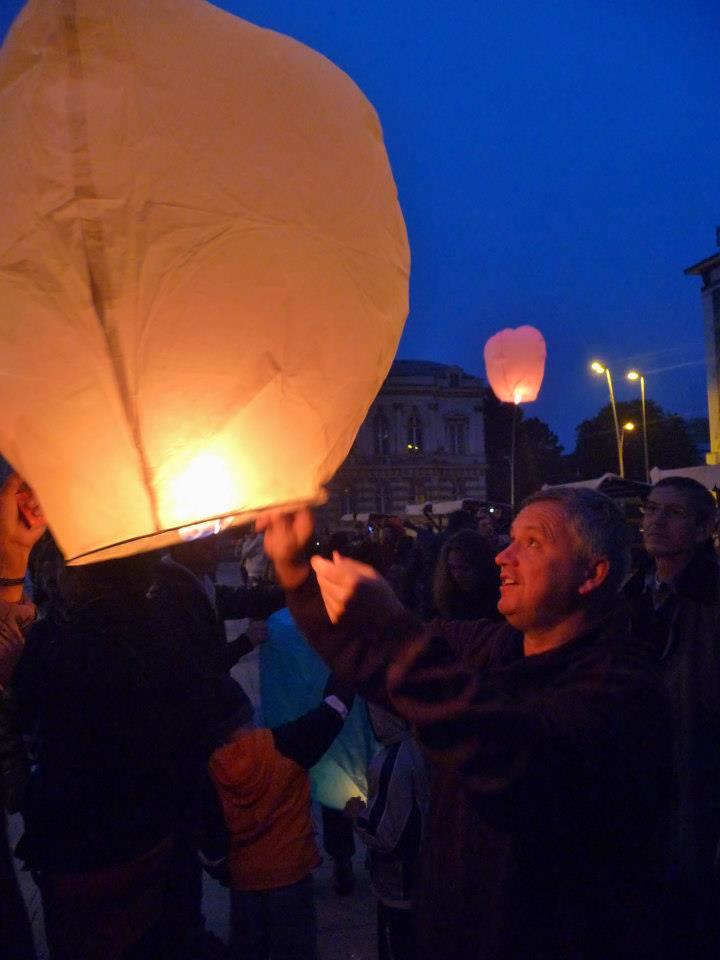 Lansare de lampioane in Piata Tricolorului