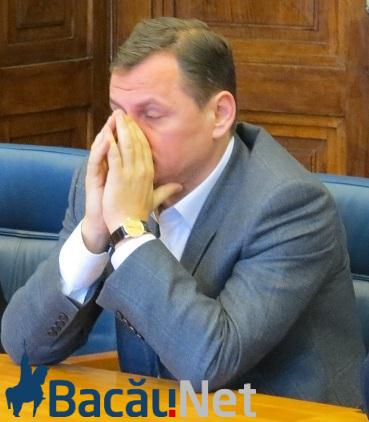 Deputatul Gabriel Vlase pentru Bacau.NET: “Am adaugat doar «floricele» in noul statut al parlamentarilor. Nu se pune problema unei superimunitati”