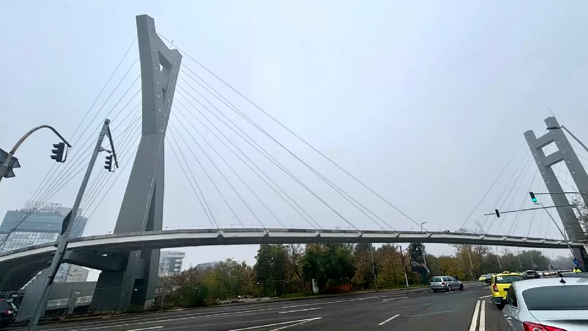 Pasarela de 7 milioane de euro de la Parcul Cancicov riscă rezilierea, după cinci ani de întârzieri, spune primarul Viziteu.