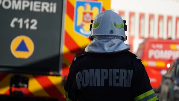 pompieri incendiu isuj bacau