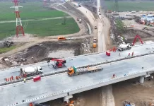 De la Adjud la București, pe autostradă, până de Crăciun? Imagini noi de pe șantierul A7 Focsani-Bacau, unde lucrează „armata UMB”
