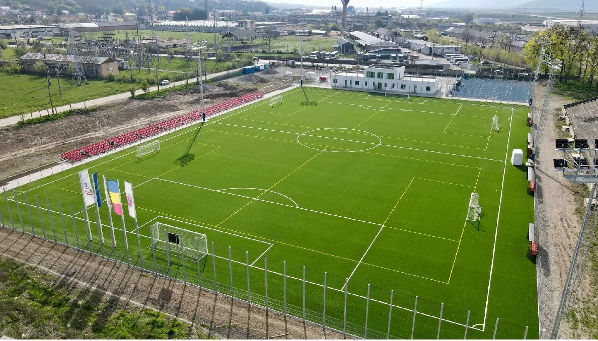 Stadionul Textila din Buhuși a fost renovat cu o investiție de 7,3 milioane de lei, conform primarului Zaharia.