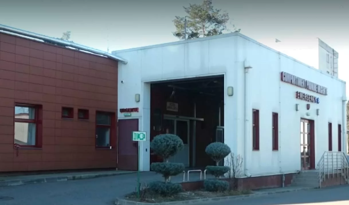 Bărbat din Bacău decedat prin electrocutare în timp ce monta o instalație luminoasă de Crăciun