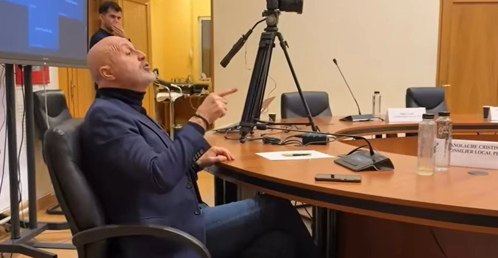 Cristi Manolache critică dur după votul împotriva interzicerii păcănelelor: „Ești un nimeni”.