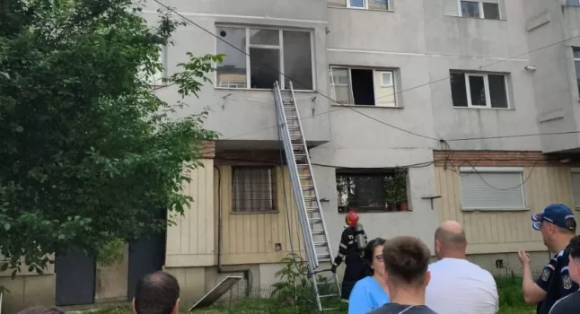 incendiu bacau apartament