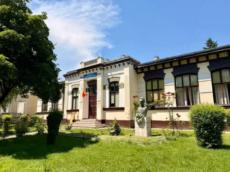 scoala cuza bacau