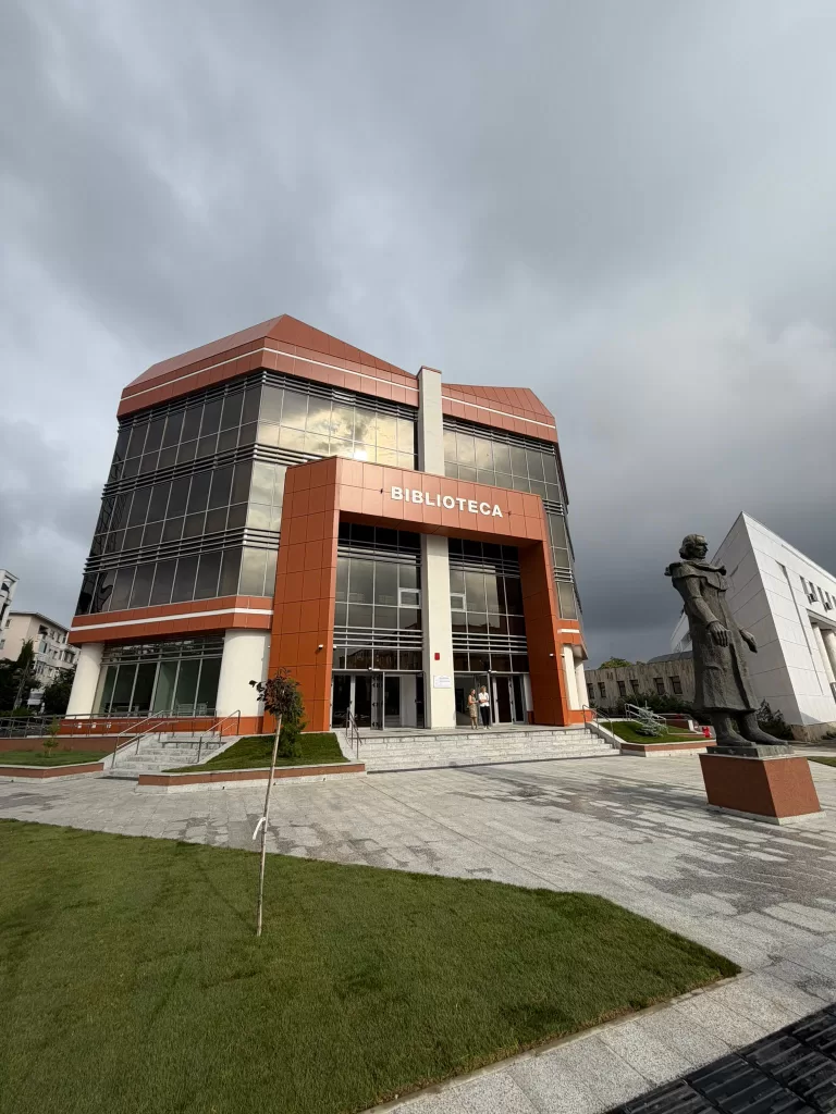 biblioteca judeteana bacau (3)