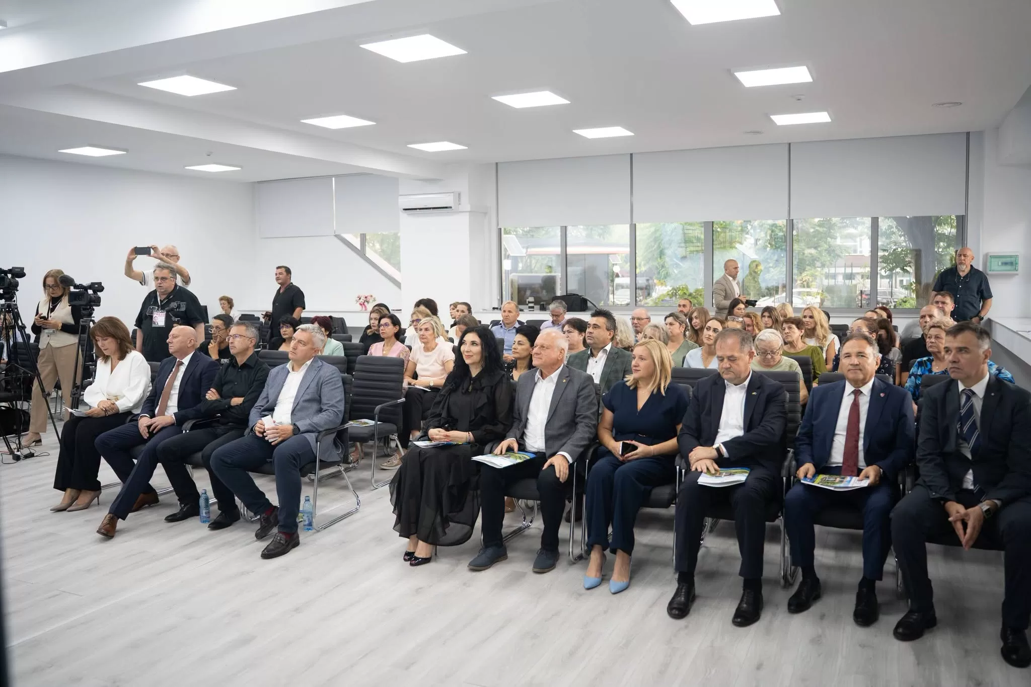 inaugurare biblioteca