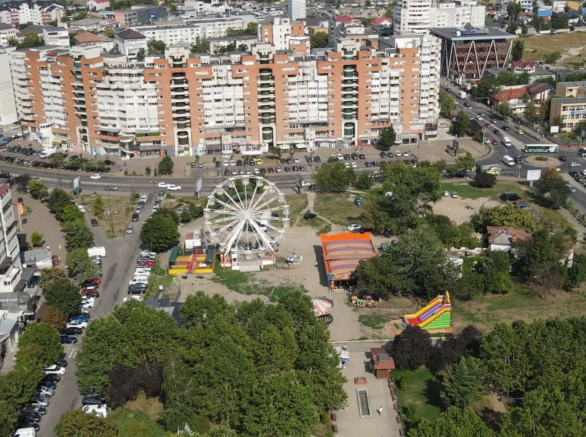 parcul catedralei balci