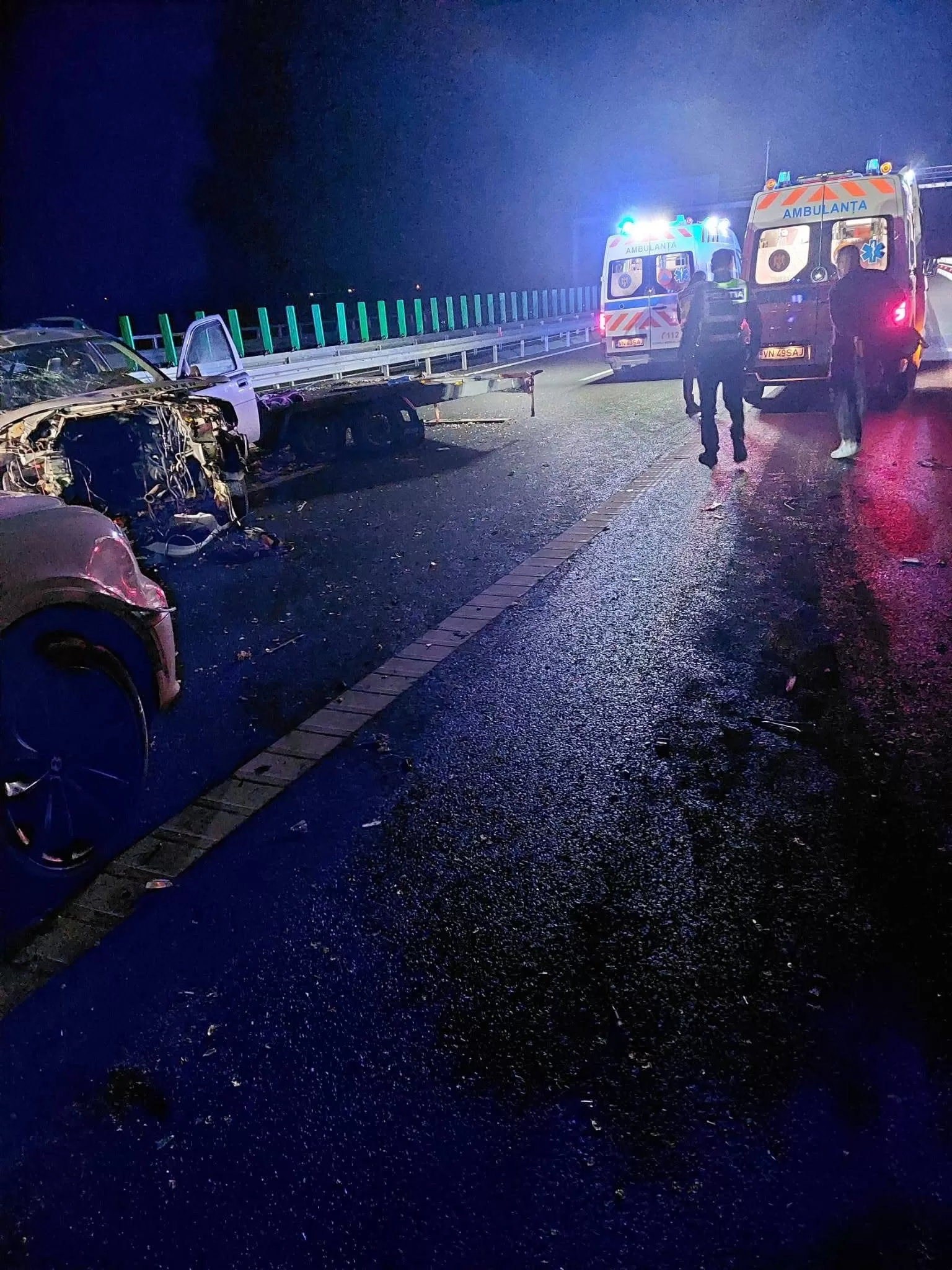Accident grav pe A7, pe sensul spre Bacău. Trei mașini implicate și trei persoane rănite