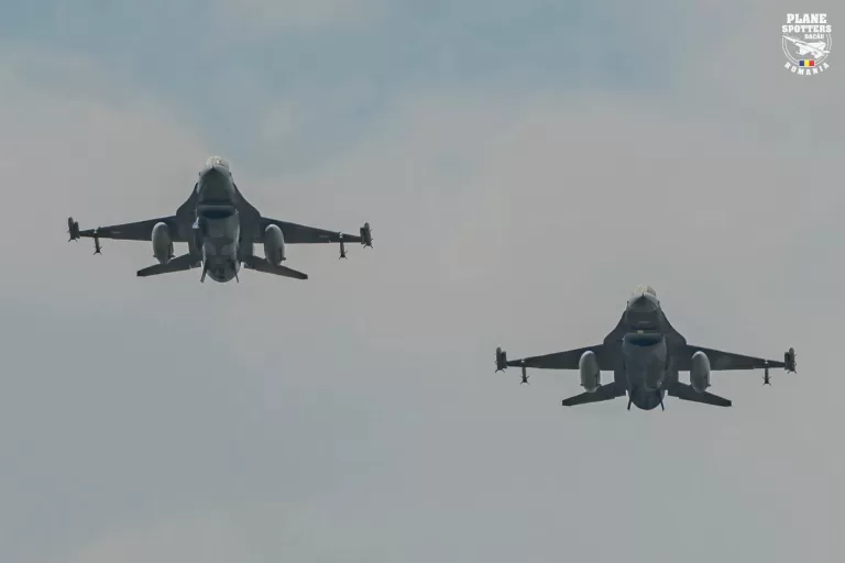 aviaone exercitii militare